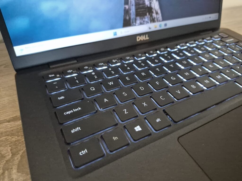 Dell Latitude 7320