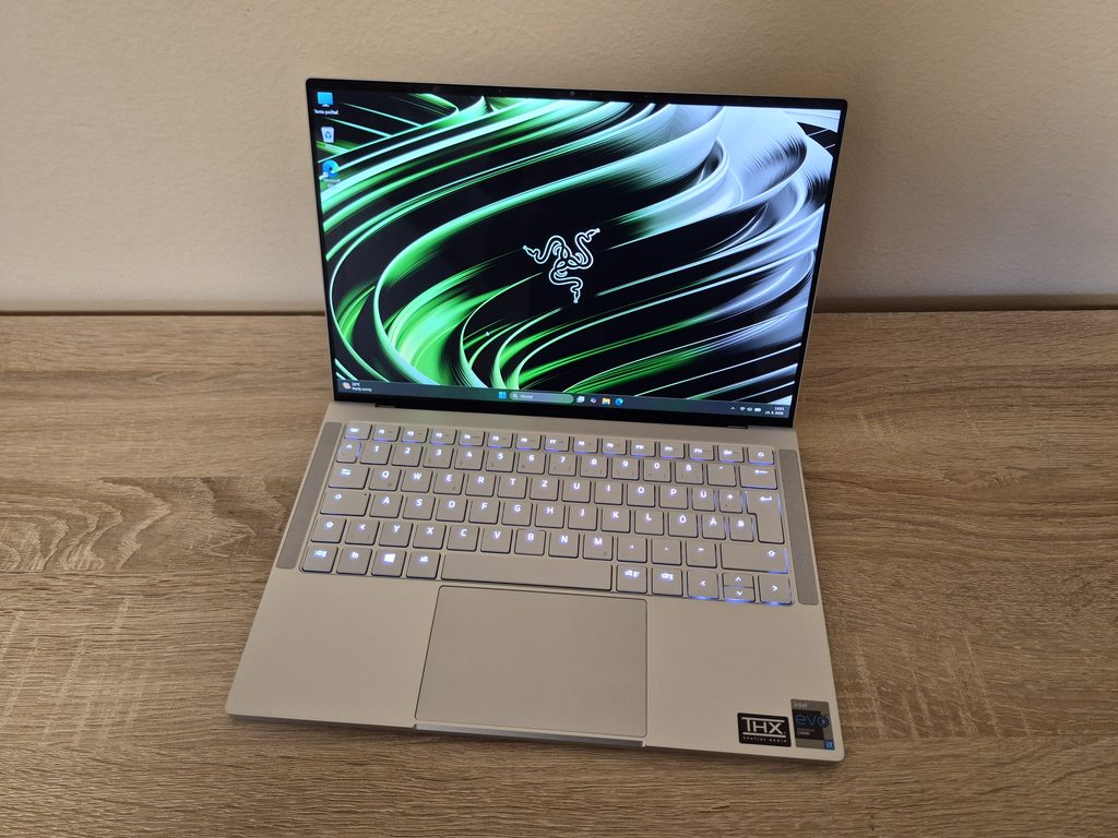 Razer Book 13