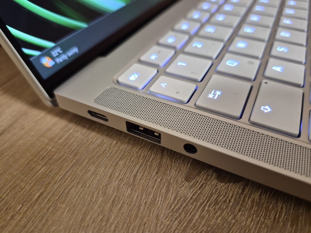 Razer Book 13