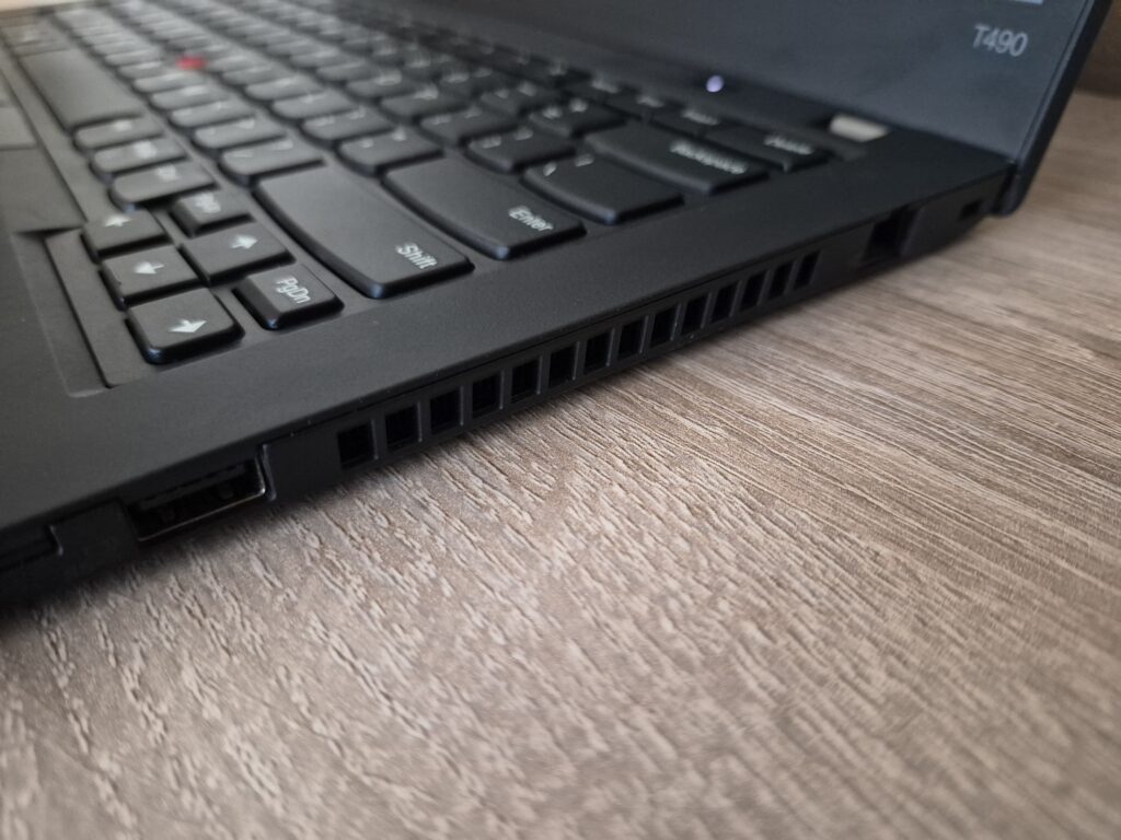 Lenovo ThinkPad T490